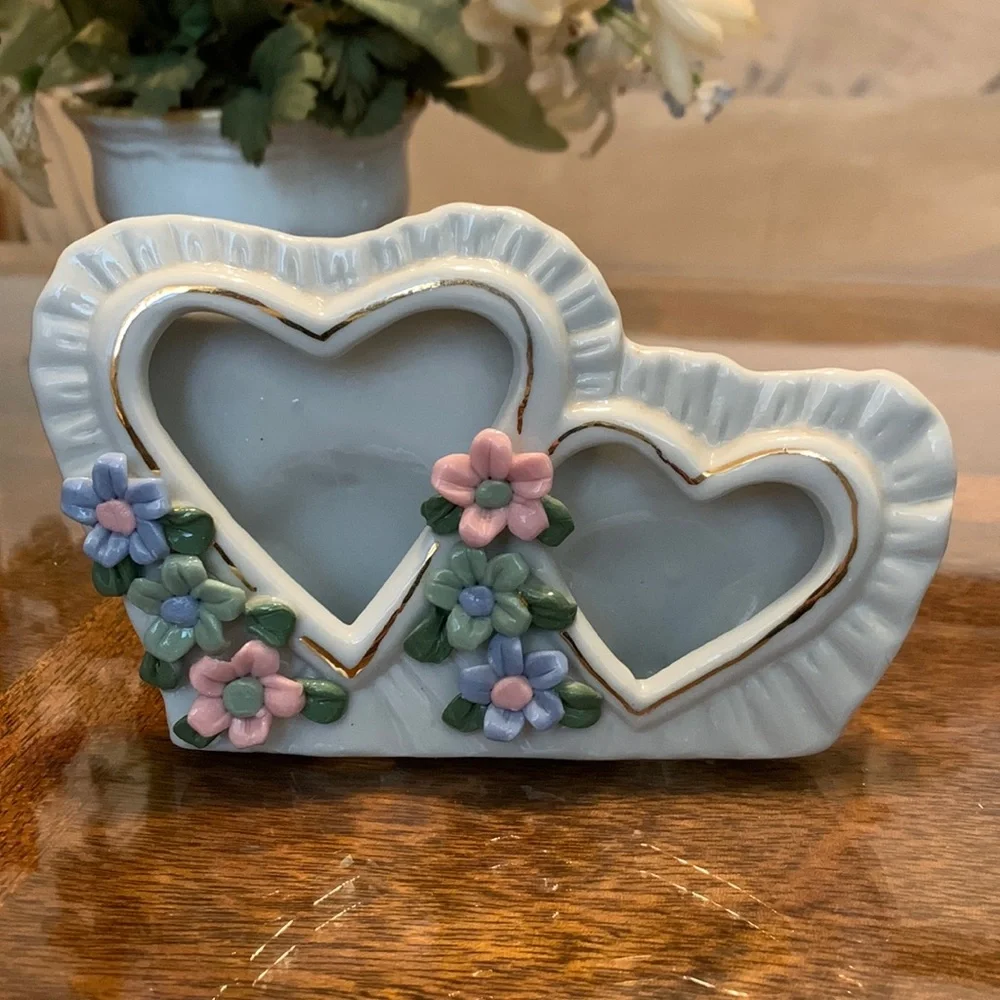 Photo Frame Dimensional Ceramic Heart shaped floral 2 Picture Flower Design